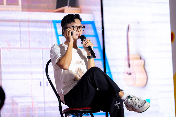 “Táo Xuân HUTECH 2024” - A Cultural Showcase Blending Tradition and Gen Z Creativity 45