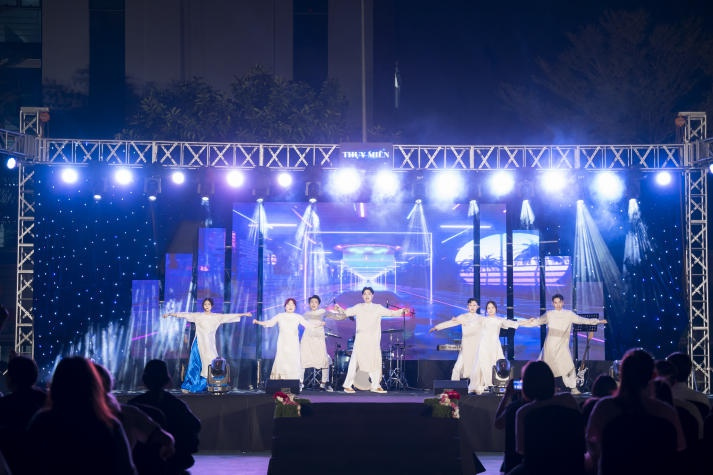 "Thuy Mien" variety show: A Journey of emotions from aspiration to success 48