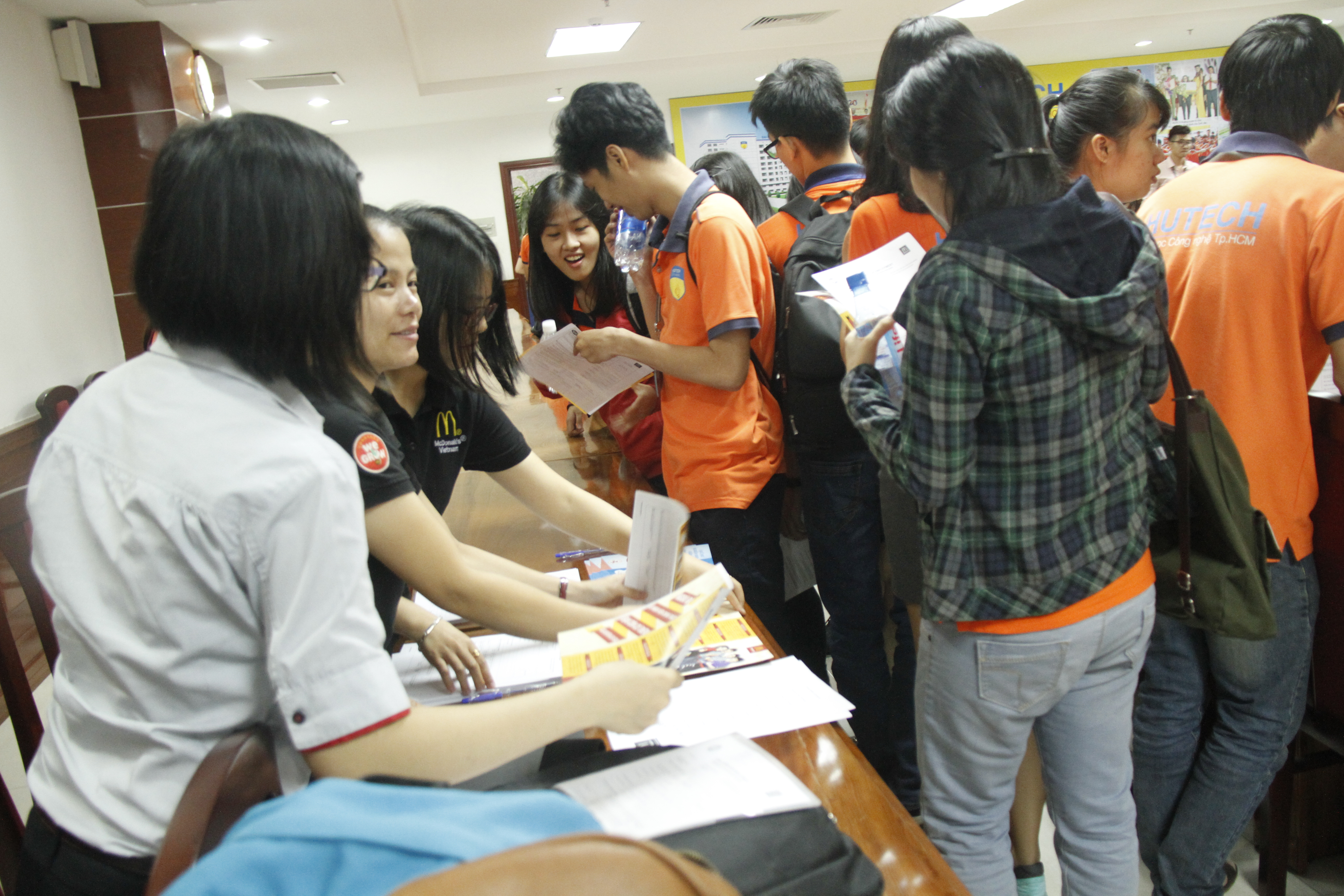HỘI THẢO : “FASTFOOD INDUSTRY VÀ CƠ HỘI TRỞ THÀNH NHÀ QL TẠI MC DONALD’S” 72