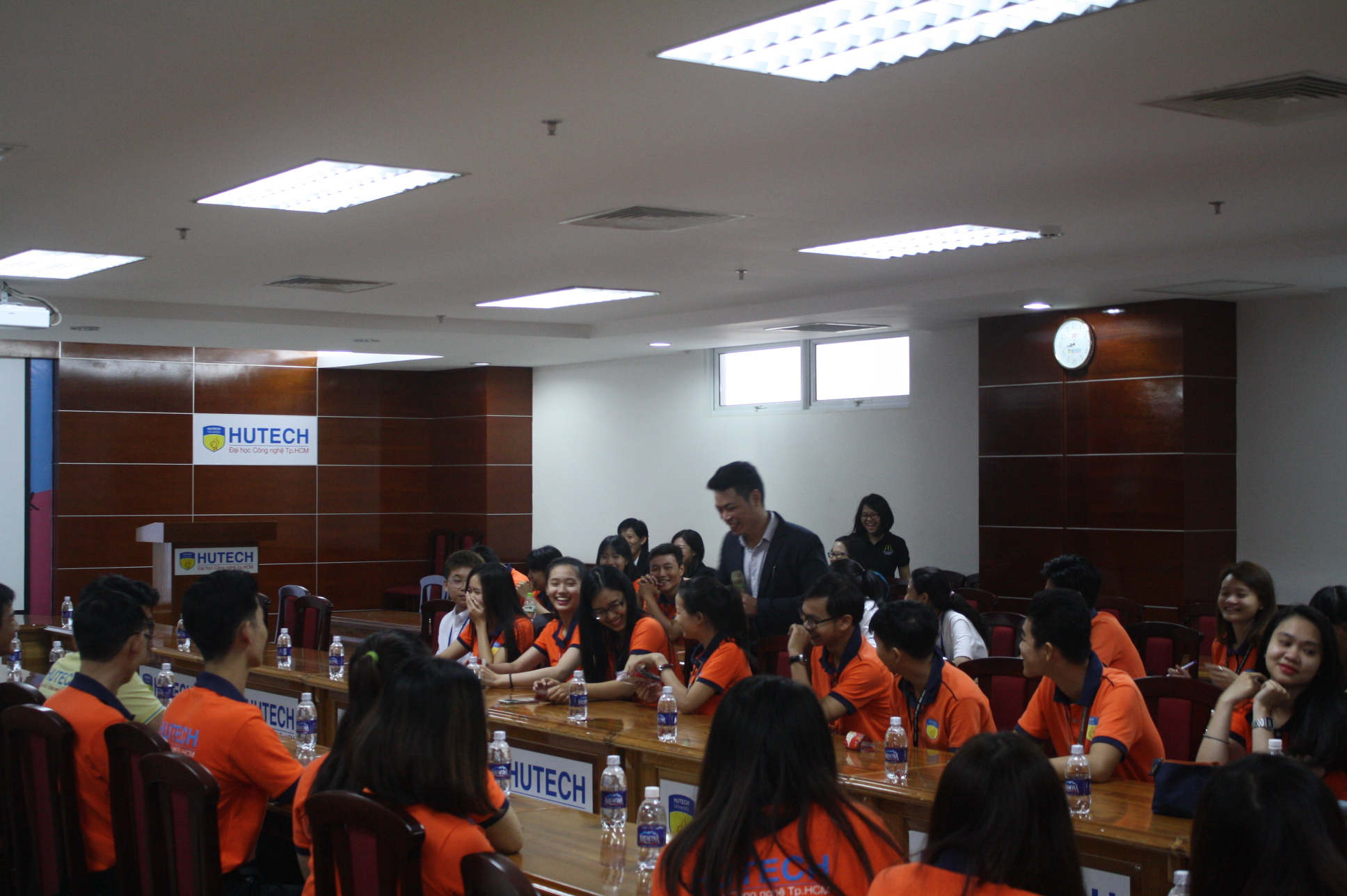 HỘI THẢO : “FASTFOOD INDUSTRY VÀ CƠ HỘI TRỞ THÀNH NHÀ QL TẠI MC DONALD’S” 24