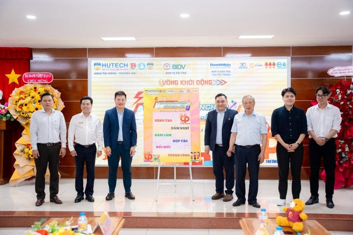 HIỆN THỰC HÓA ƯỚC MƠ KHỞI NGHIỆP CÙNG CUỘC THI “Ý TƯỞNG KHỞI NGHIỆP – SÁNG TẠO SINH VIÊN” KHOA TÀI CHÍNH – THƯƠNG MẠI LẦN 4, NĂM HỌC 2025 – 2026 12