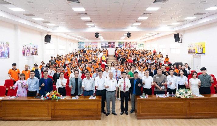 Faculty of Finance and Commerce 208
