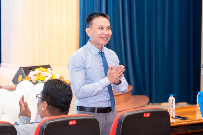 LỄ CHÀO ĐÓN TÂN SINH VIÊN KHÓA 2025 NGÀNH THÚ Y: HƠN 200 TRIỆU ĐỒNG HỌC BỔNG DÀNH CHO TÂN SINH VIÊN 133