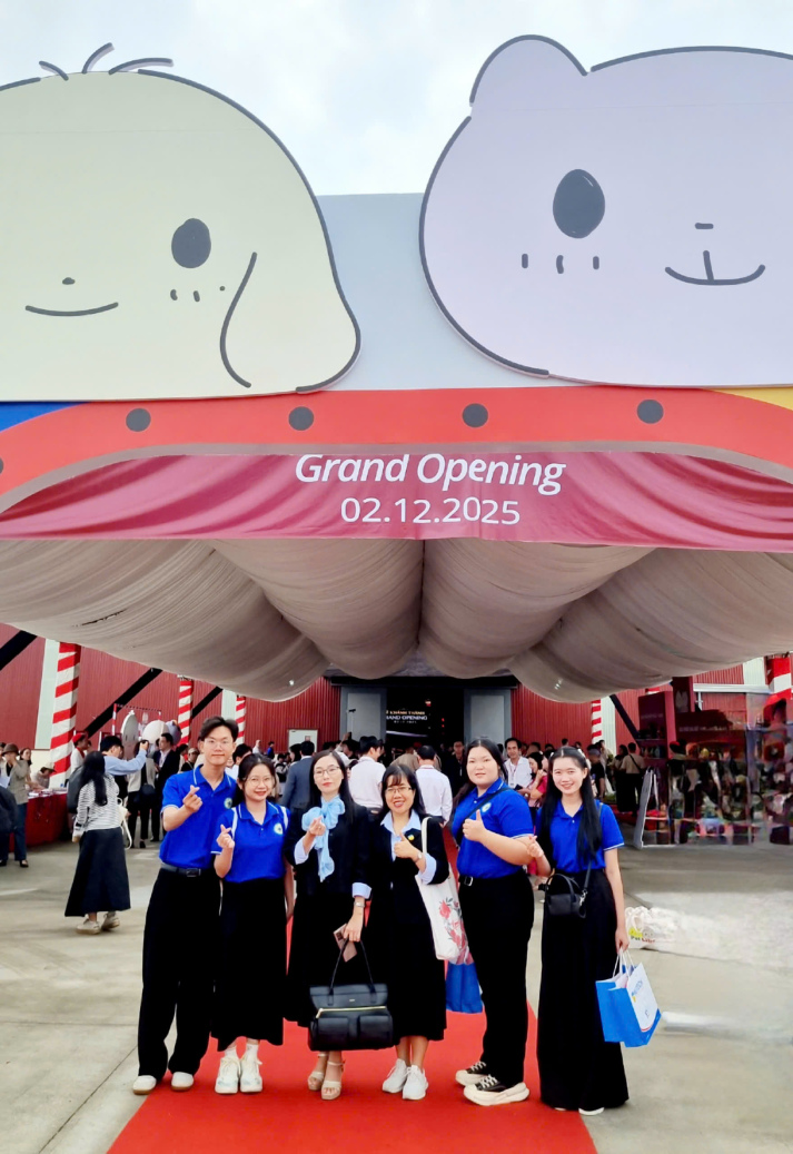 Khoa Thú y HUTECH tham gia Lễ khánh thành Nhà máy sản xuất thức ăn thú cưng Pet Like 8