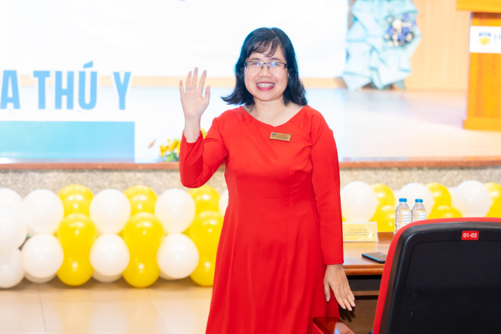 LỄ CHÀO ĐÓN TÂN SINH VIÊN KHÓA 2025 NGÀNH THÚ Y: HƠN 200 TRIỆU ĐỒNG HỌC BỔNG DÀNH CHO TÂN SINH VIÊN 142