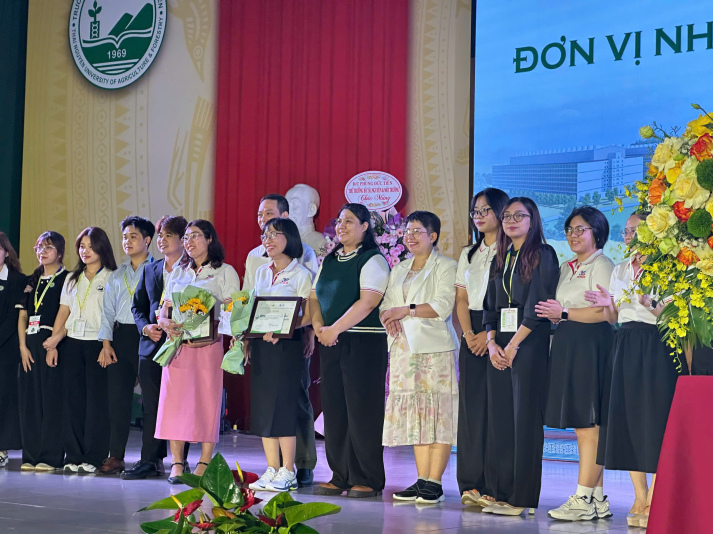 KHOA THÚ Y HUTECH ĐẾN VỚI HỘI NGHỊ KHOA HỌC CHĂN NUÔI – THÚ Y TOÀN QUỐC AVS 2025: DẤU ẤN CHUYÊN MÔN, NIỀM TỰ HÀO NGHỀ NGHIỆP 156