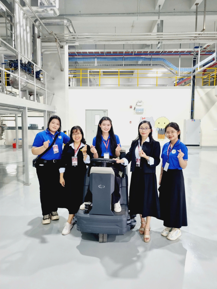 Khoa Thú y HUTECH tham gia Lễ khánh thành Nhà máy sản xuất thức ăn thú cưng Pet Like 25