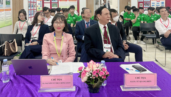 KHOA THÚ Y HUTECH ĐẾN VỚI HỘI NGHỊ KHOA HỌC CHĂN NUÔI – THÚ Y TOÀN QUỐC AVS 2025: DẤU ẤN CHUYÊN MÔN, NIỀM TỰ HÀO NGHỀ NGHIỆP 102