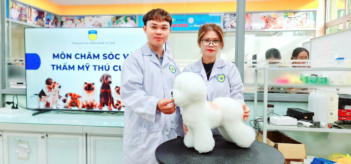 Sức hút của môn học “Chăm sóc và Thẩm mỹ thú cưng” – Bước đi mới tại Khoa Thú y  HUTECH 37