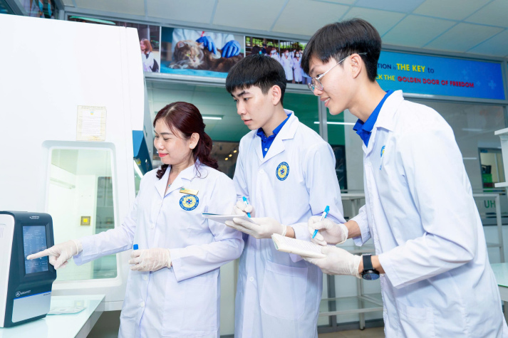 CHƯƠNG TRÌNH ĐÀO TẠO LIÊN NGÀNH THÚ Y CÔNG NGHỆ SỐ TẠI HUTECH – MÔ HÌNH ĐÀO TẠO BÁC SĨ THÚ Y ỨNG DỤNG TRÍ TUỆ NHÂN TẠO ĐẦU TIÊN TẠI VIỆT NAM 33