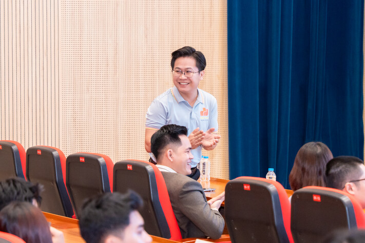 LỄ CHÀO ĐÓN TÂN SINH VIÊN KHÓA 2025 NGÀNH THÚ Y: HƠN 200 TRIỆU ĐỒNG HỌC BỔNG DÀNH CHO TÂN SINH VIÊN 121