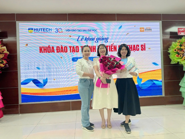 Đông đảo học viên cao học ngành Thú y tham gia Lễ khai giảng khoá đào tạo Thạc sĩ đợt 2 năm 2024 93