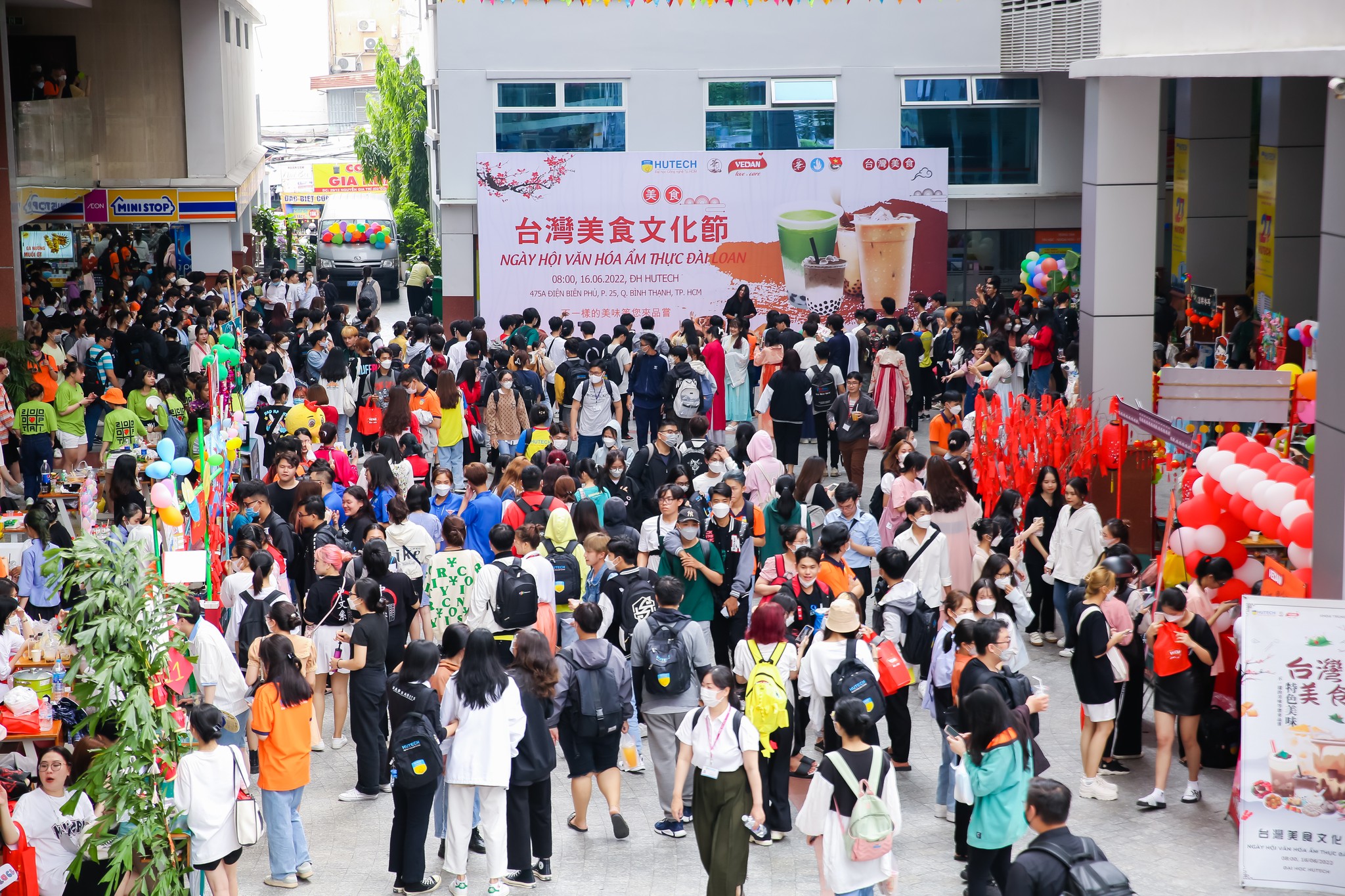 Sức hút từ sự kiện “Ngày hội văn hóa ẩm thực Đài Loan” do Khoa Trung Quốc Học tổ chức 39