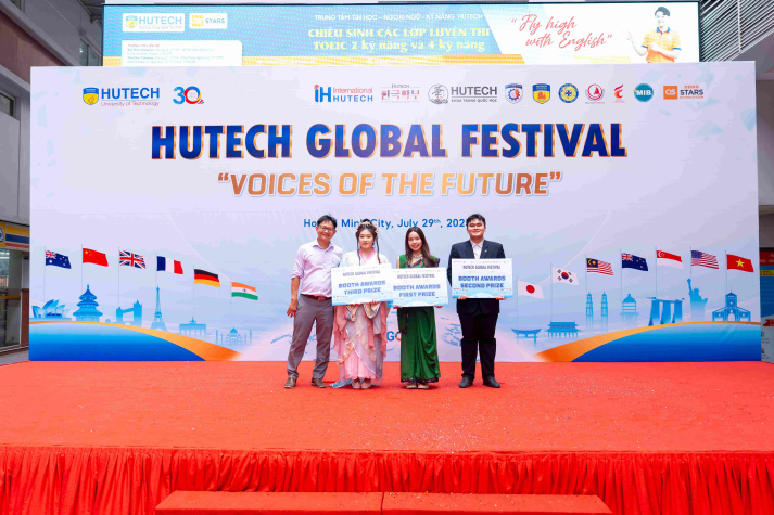 Khoa Trung Quốc học xuất sắc đạt giải ba Trang trí Gian hàng tại HUTECH Global Festival 2025 29