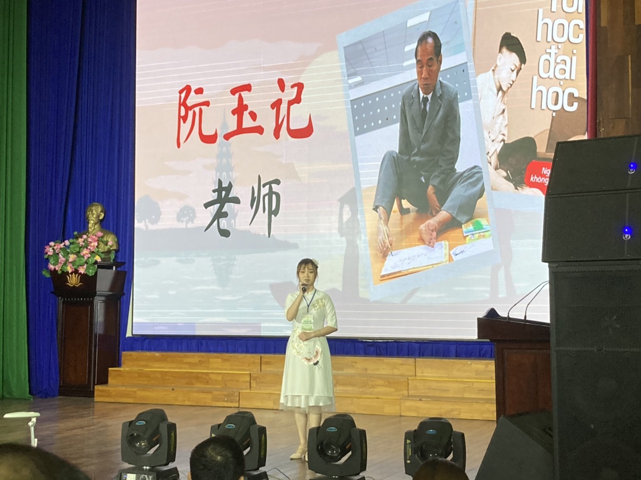Sinh viên Khoa Trung Quốc học đạt giải Khuyến khích cuộc thi “Nhịp cầu Hán ngữ” 22