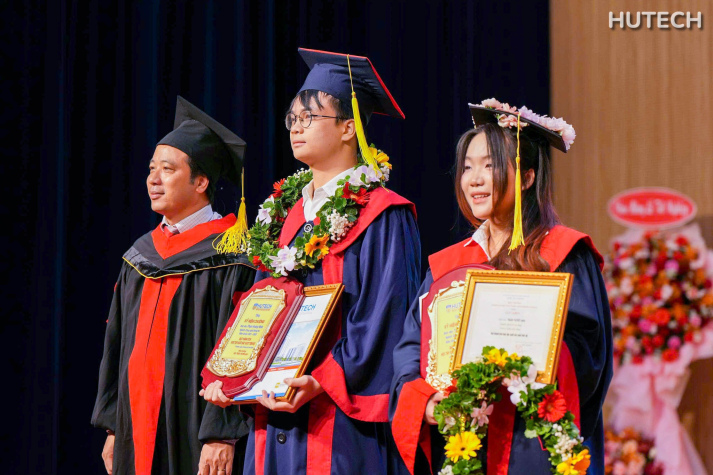 LỄ TRAO BẰNG TỐT NGHIỆP (ĐỢT THÁNG 7/2025) 44