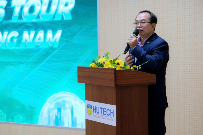 SÔI NỔI CHƯƠNG TRÌNH "UNIVERS TOUR" CÙNG NHỰA TIỀN PHONG 32