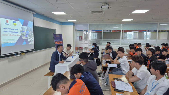 CỰU SINH VIÊN CHIA SẺ ĐỊNH HƯỚNG NGHỀ NGHIỆP CHO TÂN SINH VIÊN 2025 23