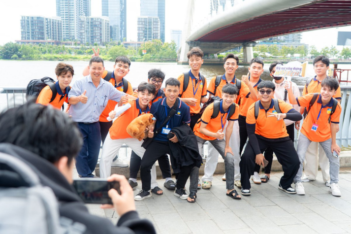 HÀNH TRÌNH KHÁM PHÁ THÀNH PHỐ THÚ VỊ CỦA TÂN SINH VIÊN 2025 49