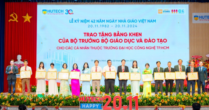 KHOA XÂY DỰNG NHẬN KHEN THƯỞNG NHÂN KỶ NIỆM 20/11/2024 43