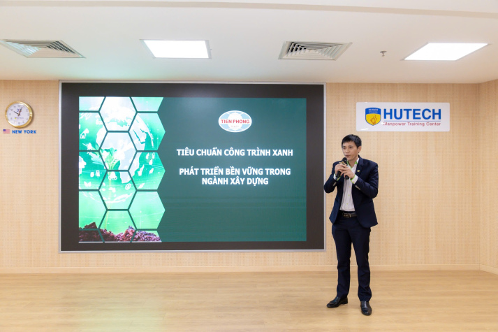 SÔI NỔI CHƯƠNG TRÌNH "UNIVERS TOUR" CÙNG NHỰA TIỀN PHONG 77