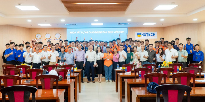 KHOA XÂY DỰNG CHÀO ĐÓN TÂN SINH VIÊN 2025 14