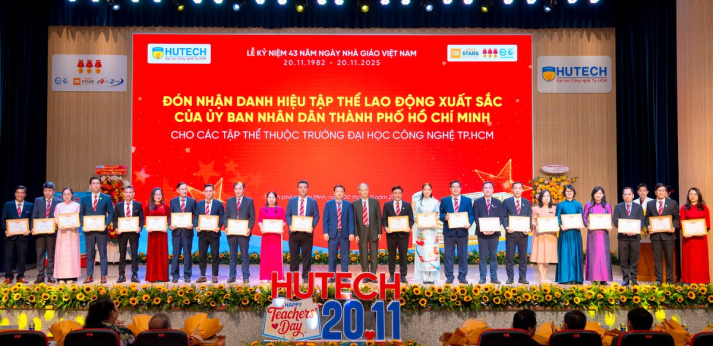 KHOA XÂY DỰNG NHẬN KHEN THƯỞNG NHÂN KỶ NIỆM 20/11/2025 63