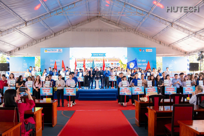 SẮC MÀU KHOA XÂY DỰNG TẠI NGÀY HỘI TÂN SINH VIÊN 2025 12