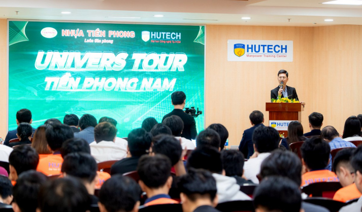 SÔI NỔI CHƯƠNG TRÌNH "UNIVERS TOUR" CÙNG NHỰA TIỀN PHONG 20