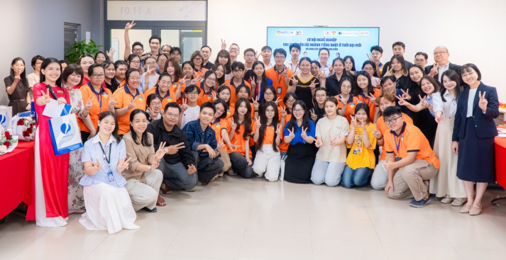 TRAO ĐỔI ĐỊNH HƯỚNG NGHỀ NGHIỆP CHO SINH VIÊN CÙNG CÔNG TY AUREOLE CSD 90