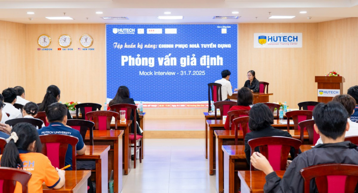 SINH VIÊN TẬP HUẤN KỸ NĂNG CHINH PHỤC NHÀ TUYỂN DỤNG 61