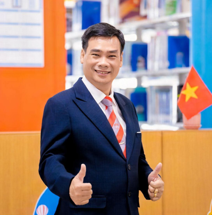 Ban lãnh đạo Khoa Kiến trúc - Xây dựng 31