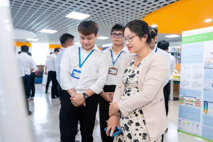 TRƯNG BÀY ĐỒ ÁN TỐT NGHIỆP KHOA XÂY DỰNG – HUTECH: NƠI HỘI TỤ NHỮNG Ý TƯỞNG SÁNG TẠO VÀ KẾT NỐI CƠ HỘI NGHỀ NGHIỆP 19