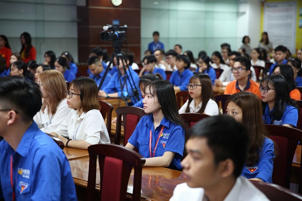 HUTECHers tham gia Cuộc thi trực tuyến “Tuổi trẻ học tập và làm theo tư tưởng, đạo đức, phong cách Hồ Chí Minh” 10