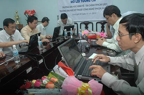 Giao lưu trực tuyến: Xét tuyển nguyện vọng 2 67