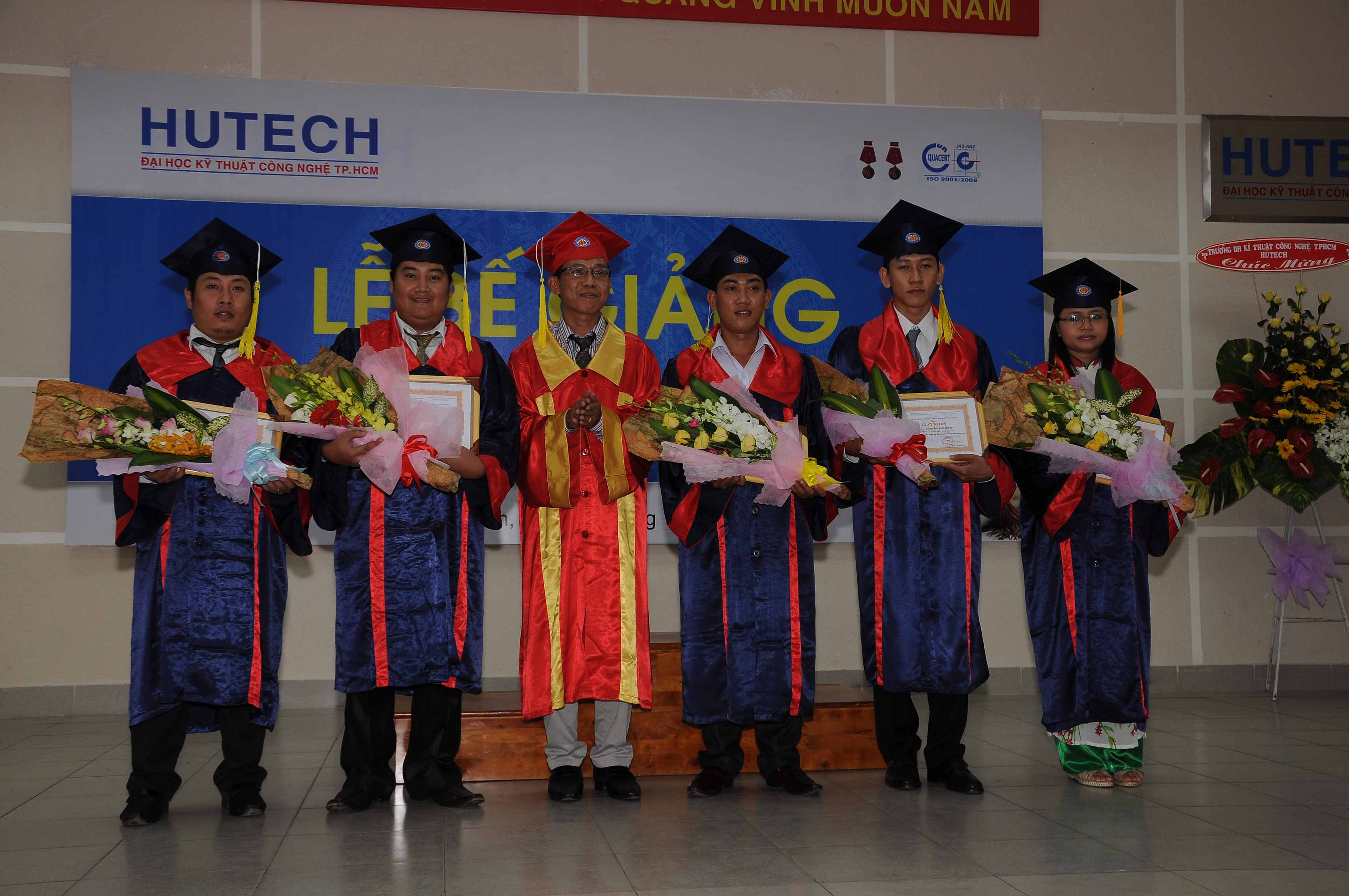 HUTECH tổ chức lễ tốt nghiệp cho hơn 300 tân cử nhân, kỹ sư Tiếng Anh, Xây Dựng 5