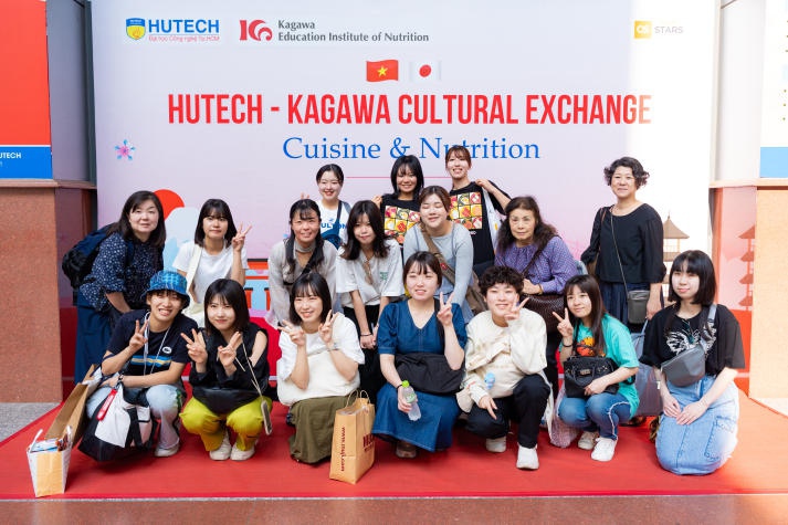 Students of HUTECH and Kagawa University (Japan) exchanged fantastic cultural activities 8