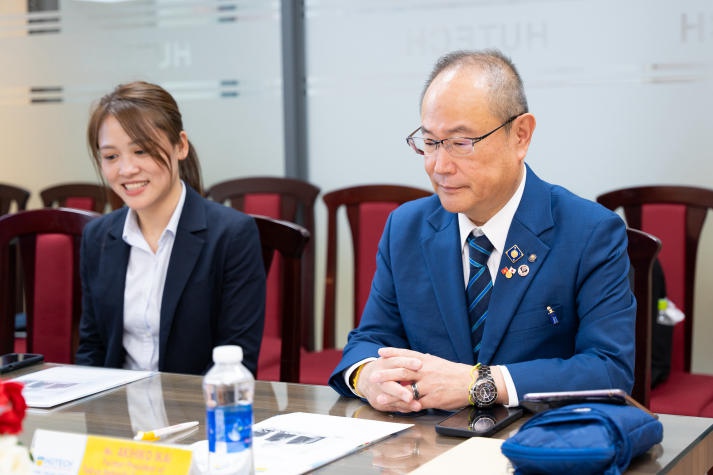 HUTECH worked with the Head of the Rotary Yoneyama Scholarship Committee (Japan) 13
