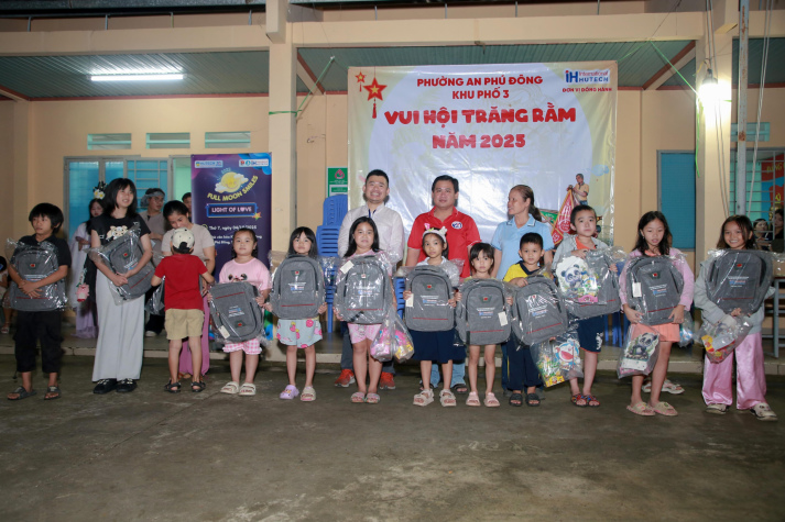 TRUNG THU TRỞ NÊN TRỌN VẸN VÀ HẠNH PHÚC HƠN KHI CÁC EM NHỎ PHƯỜNG AN PHÚ ĐÔNG CÙNG THAM DỰ CHƯƠNG TRÌNH I-HUTECH FULL MOON SMILES 2025 – LIGHT OF LOVE 23