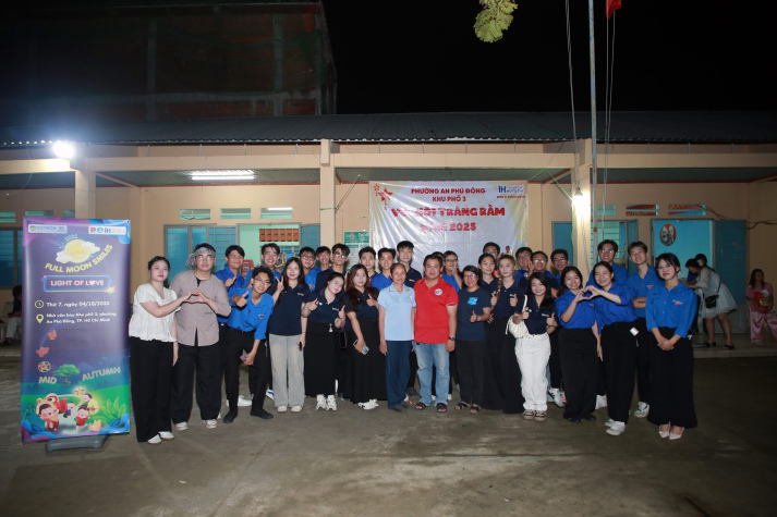 TRUNG THU TRỞ NÊN TRỌN VẸN VÀ HẠNH PHÚC HƠN KHI CÁC EM NHỎ PHƯỜNG AN PHÚ ĐÔNG CÙNG THAM DỰ CHƯƠNG TRÌNH I-HUTECH FULL MOON SMILES 2025 – LIGHT OF LOVE 57