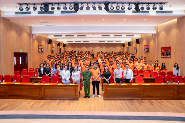 TÂN SINH VIÊN KHÓA 2025 CHÍNH THỨC BƯỚC VÀO HÀNH TRÌNH KHỞI ĐẦU CỦA NHỮNG ƯỚC MƠ 157