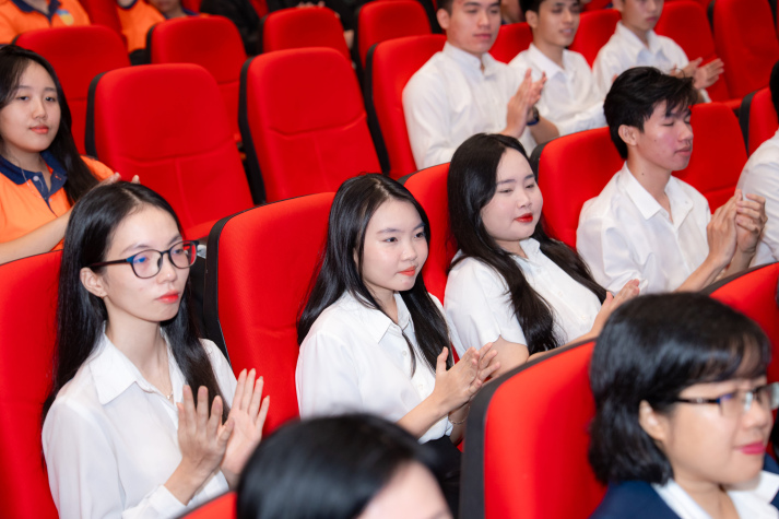 Sinh viên I-HUTECH ghi dấu ấn nổi bật tại các cuộc thi nghiên cứu khoa học và học thuật toàn quốc 71