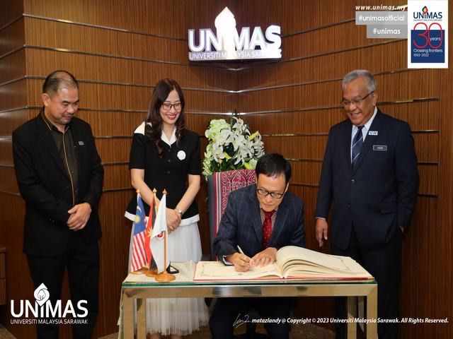 HUTECH ghé thăm và làm việc cùng  trường Đại học Quốc gia Universiti Malaysia Sarawak (UNIMAS) tại Malaysia 28