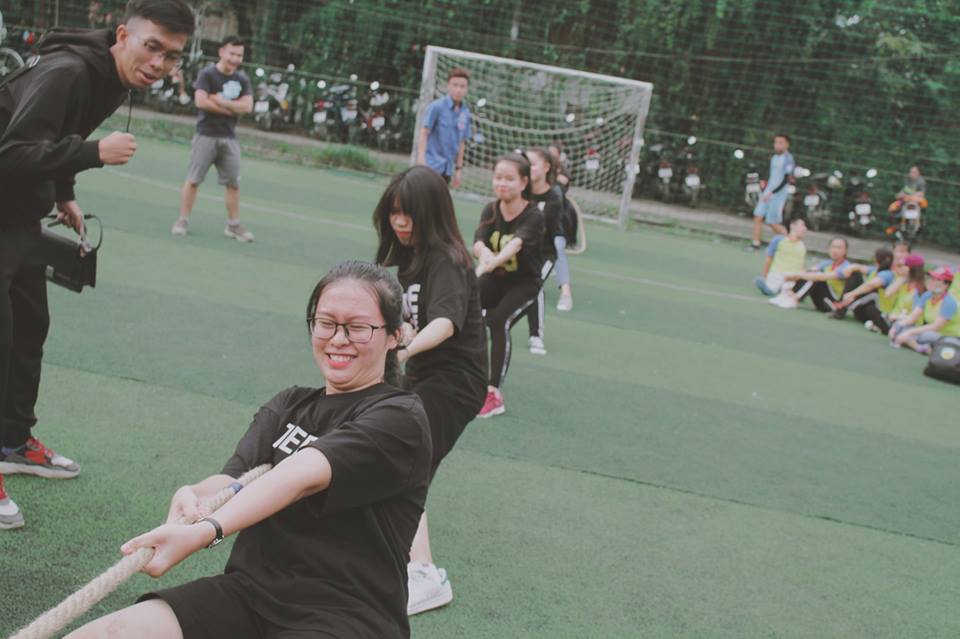 Rookies K18 make every effort at the Sports festival of English faculty 118