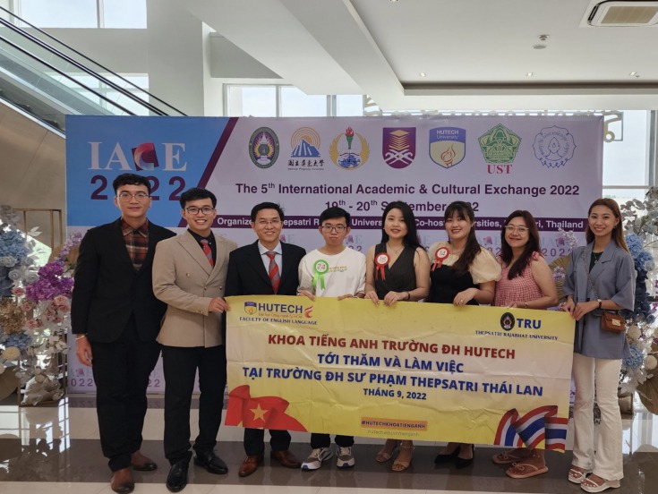 The delegation of the Faculty of English Language, HUTECH University, departs for Thailand to partake in academic and cultural activities organized by Thepsatri Rajabhat University