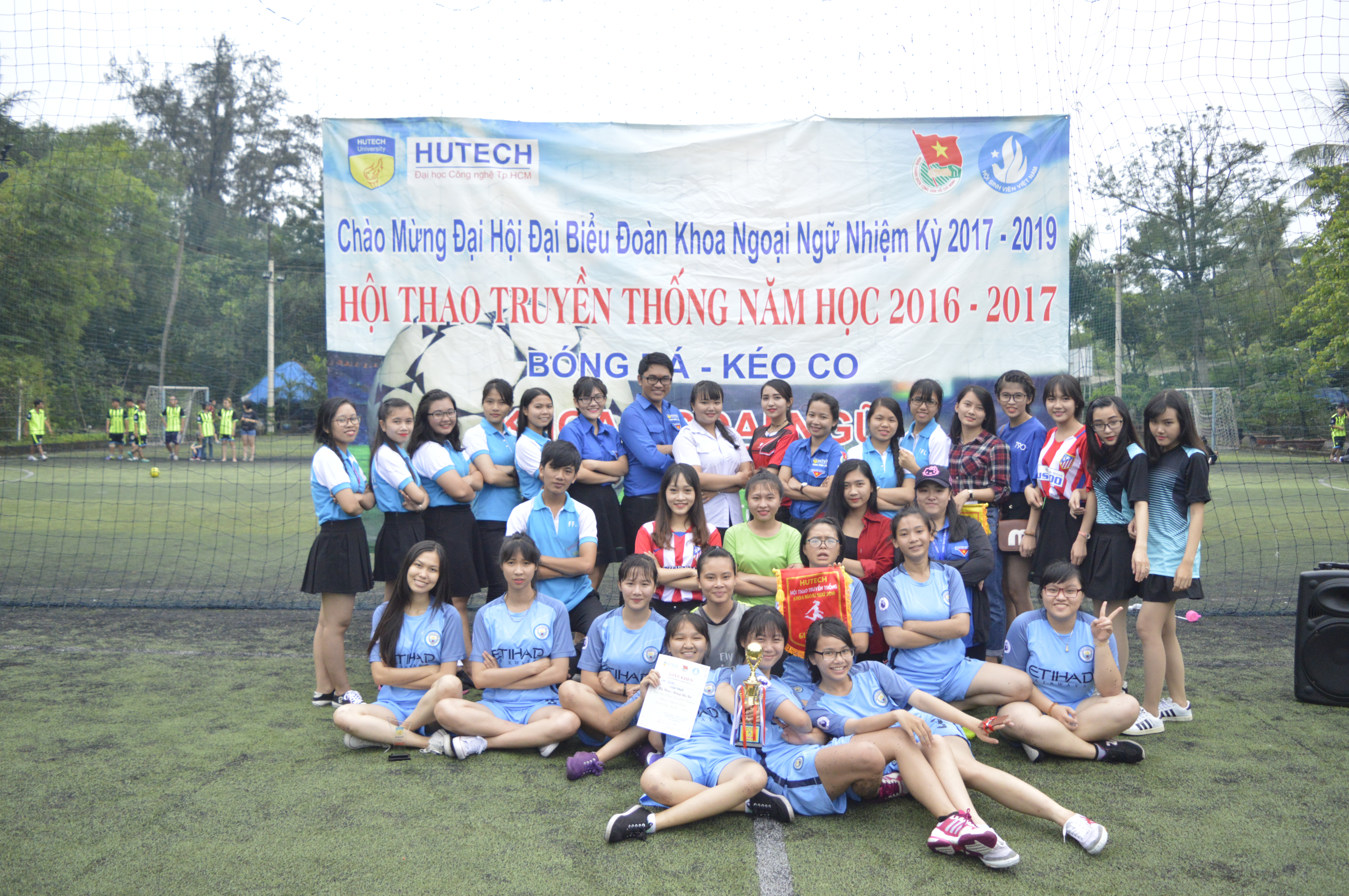 KẾT THÚC HỘI THAO TRUYỀN THỐNG KHOA NGOẠI NGỮ 2016 18