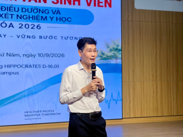 Gặp mặt phụ huynh và tân sinh viên ngành Điều dưỡng, Kỹ thuật xét nghiệm y học khóa 2026: Lắng nghe, kết nối và gửi gắm niềm tin 20