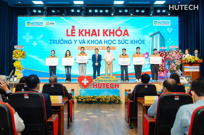 Bài phát biểu của Hiệu trưởng tại Lễ Khai khóa năm 2026 của Trường Y và Khoa học Sức khỏe (HUTECH-MHS) 82