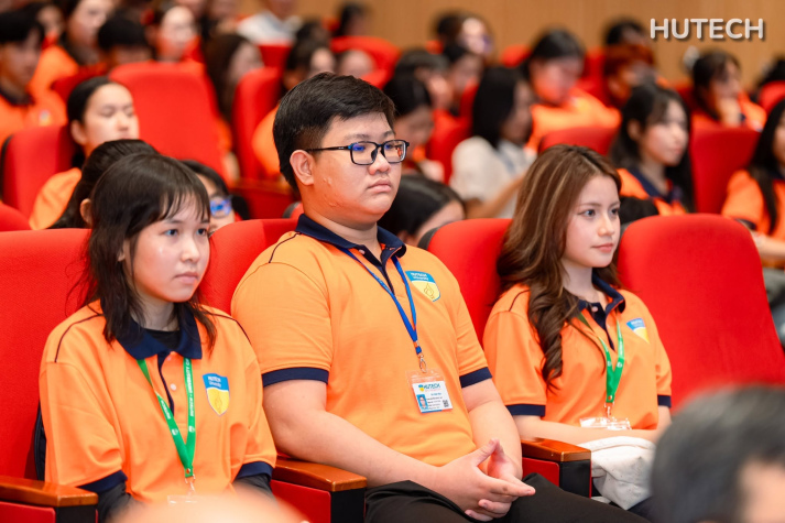 Tân thủ khoa ngành Y khoa khóa đầu tiên HUTECH: “Chúng em tự hào và đầy trách nhiệm khi là những viên gạch nền móng đầu tiên” 54