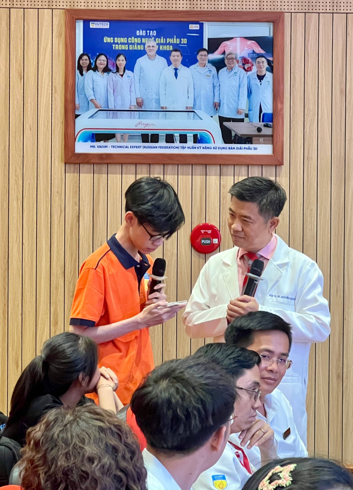 Gặp mặt phụ huynh và tân sinh viên ngành Điều dưỡng, Kỹ thuật xét nghiệm y học khóa 2026: Lắng nghe, kết nối và gửi gắm niềm tin 80